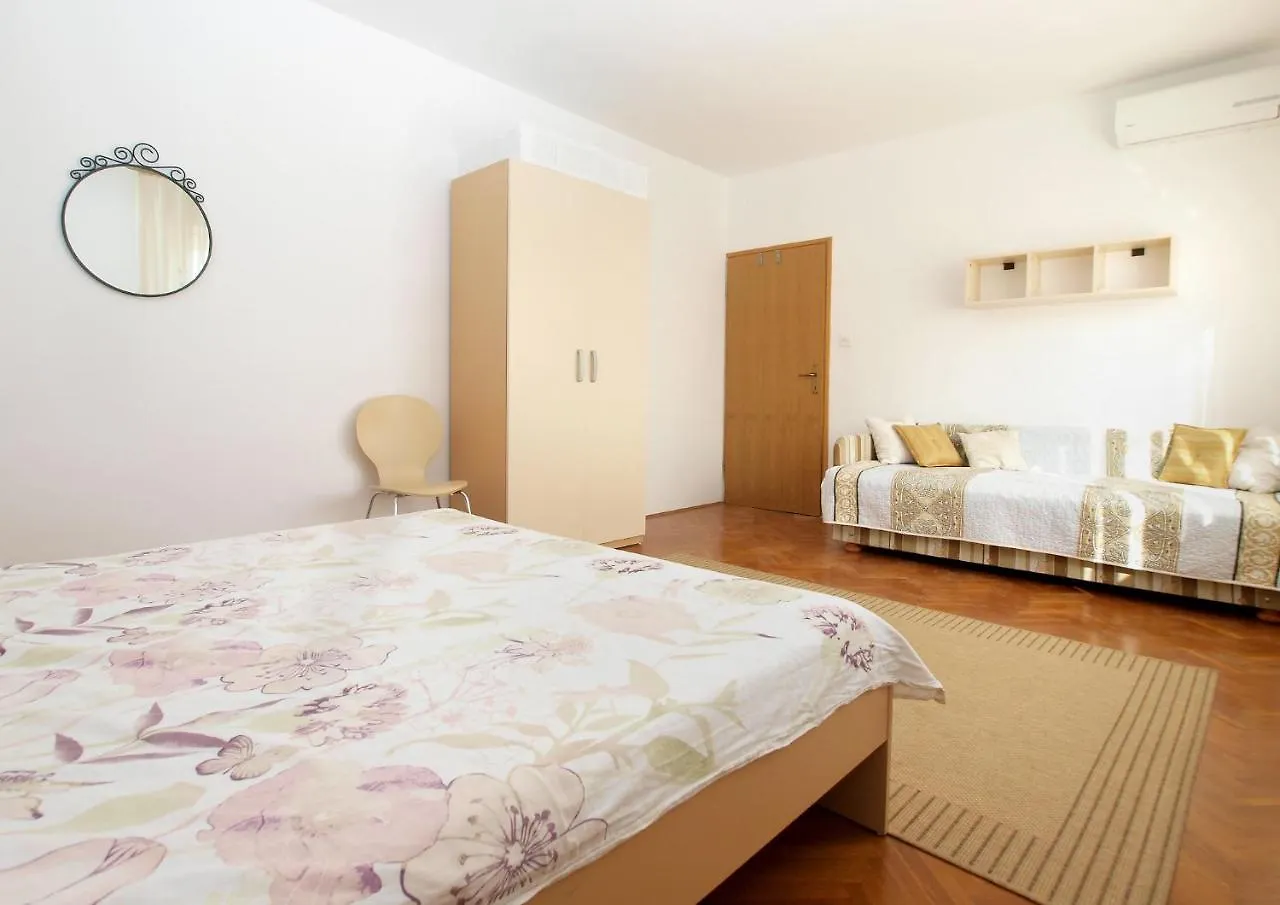 Apartments Mira 1804 Medulin